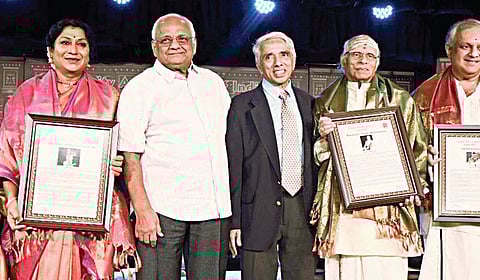 கலைஞர்களை கவுரவிப்பது மகத்தான பணி: சன்மார் குழுமத்தின் தலைவர் புகழாரம்