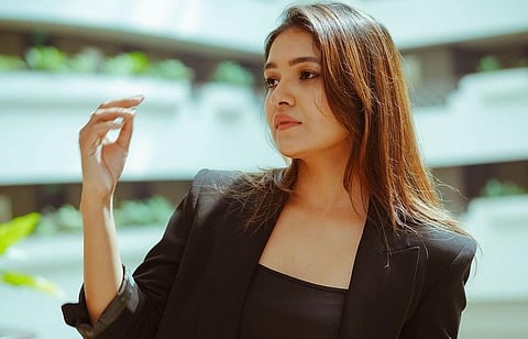 ஸ்டைலு ஸ்டைலு தான்... வாணி போஜன் ‘க்ளாஸ்’ க்ளிக்ஸ்!