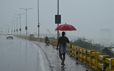 புதுச்சேரி, காரைக்காலில் புதன்கிழமை பள்ளி, கல்லூரிகளுக்கு மழை விடுமுறை
