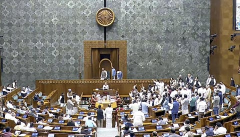 அதானி விவகாரத்தால் நாடாளுமன்றத்தில் இன்றும் அமளி - இரு அவைகளும் நாள் முழுவதும் ஒத்திவைப்பு