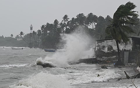 படம்: எல்.பாலசந்தர்