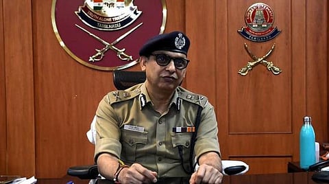 அரசு பேருந்துகளில் கட்டணமின்றி பயணம் மேற்கொள்ளும் வகையில் போலீஸாருக்கு ஸ்மார்ட் கார்டு வழங்க நடவடிக்கை