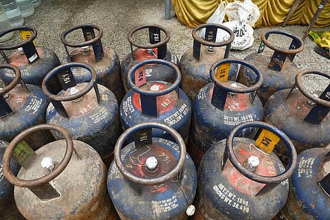 வர்த்தக பயன்பாட்டுக்கான சிலிண்டர் விலை அதிகரிப்பு