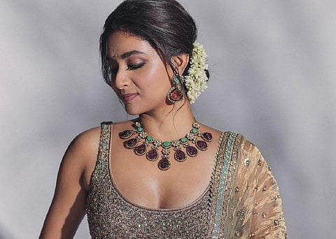 ஒரு வெட்கம் வருதே வருதே... கீர்த்தி சுரேஷ் க்ளிக்ஸ்!