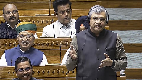 டிக்கெட்டுக்காக ஆண்டுக்கு ரூ.56,993 கோடி மானியம் வழங்குகிறது ரயில்வே துறை