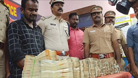 ரயிலில் திருச்சி வந்த பயணியிடம் ரூ.75 லட்சம் பணம்: உரிய ஆவணம் இல்லாததால் ஆர்பிஎப் பறிமுதல்