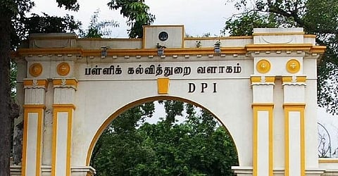 ஃபெஞ்சல் புயல் பாதிப்பில் பாடநூல்கள், சீருடைகள் இழப்பு: மீண்டும் வழங்கும் பணிகள் தீவிரம்