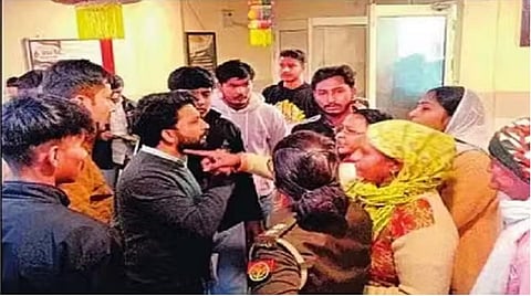 ‘உ.பி.யின் மீரட்டில் 5 ஆண்டில் 500 பேர் மதமாற்றம்’ - இந்து அமைப்பினர் புகாரில் 15 பேர் கைது