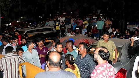 மும்பை பேருந்து விபத்து: பலி எண்ணிக்கை 7 ஆக அதிகரிப்பு; 40+ பேர் காயம்