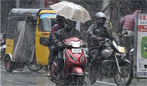 வானிலை முன்னறிவிப்பு: தஞ்சை, திருவாரூர் உட்பட 4 மாவட்டங்களில் டிச.12 மிக கனமழைக்கு வாய்ப்பு