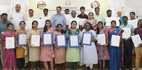 கல்லூரி மாணவர்கள் 69 பேருக்கு ஊக்கத்தொகை: அமைச்சர் கோவி.செழியன் ஆணைகளை வழங்கினார்