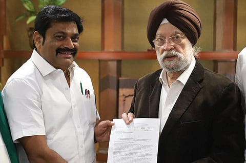 மாநில அரசு ஒத்துழைத்தால் நெடுஞ்சாலையில் பெட்ரோலியக் குழாய் பதிப்பு உறுதி: தமிழக பாஜக தகவல்