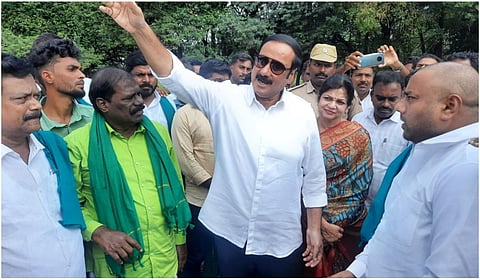 தி.மலை செங்கம் சாலையில் தமிழ்நாடு உழவர் பேரியக்க மாநில மாநாடு நடைபெற உள்ள இடத்தை பாமக தலைவர் அன்புமணி ராமதாஸ் பார்வையிட்டார்