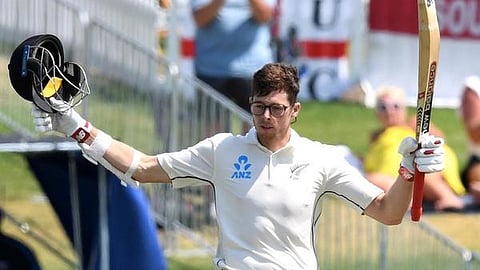 இங்கிலாந்துக்கு எதிரான கடைசி டெஸ்ட் போட்டி: நியூஸிலாந்து 347 ரன்கள் சேர்ப்பு