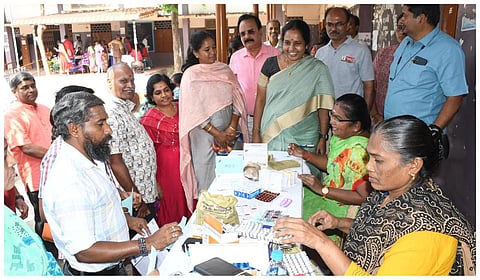 “கோவை மாநகராட்சி பகுதிகளில் குப்பைகள் சரியாக அகற்றப்படாததால் சுகாதார சீர்கேடு”: வானதி சீனிவாசன்