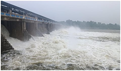 நீர் வரத்து குறைவு: பூண்டி ஏரியிலிருந்து வெளியேற்றப்படும் உபரி நீரின் அளவு விநாடிக்கு 8,500 கன அடியாக குறைப்பு