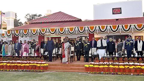 டெல்லியில் நடைபெற்ற வெற்றி தின விழாவில் பங்கேற்ற குடியரசு தலைவர் திரவுபதி முர்மு உள்ளிட்டோர்