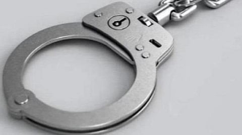 சென்னை | பெட்ரோல் பங்க் உரிமம் பெற்றுத் தருவதாக கூறி ஐ.டி. ஊழியர் தம்பதியிடம் ரூ.50 லட்சம் மோசடி