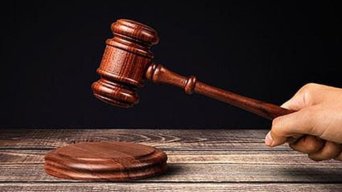 வங்கி கடன் மோசடி வழக்கில் அதிமுக முன்னாள் அமைச்சர் உட்பட 4 பேருக்கு சிறை தண்டனை