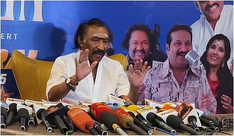 மதுரையில் இசையமைப்பாளர் தேவா செய்தியாளர்களைச் சந்தித்தார்.