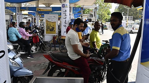 புதுச்சேரியில் பெட்ரோல், டீசல் விலை ரூ. 2 உயர்வு: ஜன. 1 முதல் அமலுக்கு வருகிறது!