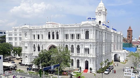 விதிகளை மீறி செயல்படுவதாக புகார்: மாநகராட்சி கவுன்சிலர்கள் 4 பேருக்கு நோட்டீஸ்