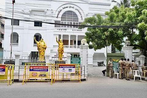 அதிமுகவில் செயலாளர் உட்பட எந்த பதவியும் செல்லாது: தேர்தல் ஆணையத்தில் ராம்குமார் ஆதித்தன் மனு