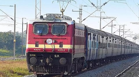 தெற்கு ரயில்வேயில் பல்வேறு வழித்தடங்களில் 128 விரைவு ரயில்களின் வேகம் அதிகரிப்பு