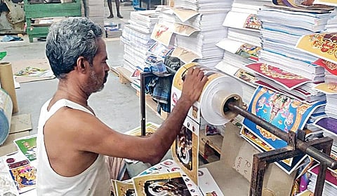 ரூ.400 கோடிக்கு 2025-ம் ஆண்டு காலண்டர் விற்பனை - மகிழ்ச்சியில் சிவகாசி உற்பத்தியாளர்கள்!