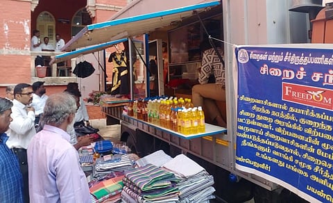 சென்னை உயர் நீதிமன்ற வழக்கறிஞர்களை கவர்ந்த ‘சிறை சந்தை’ - என்ன ஸ்பெஷல்?