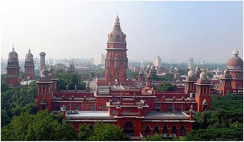 விக்கிரவாண்டி பள்ளியில் குழந்தை பலியான சம்பவம்: ரூ.5 லட்சம் இழப்பீடு வழங்க ஐகோர்ட் உத்தரவு