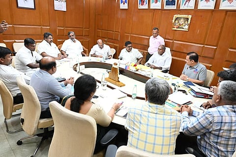 புதுச்சேரியில் மதுபான விலை உயர்வு - அமைச்சரவை கூட்டத்தில் முக்கிய முடிவு