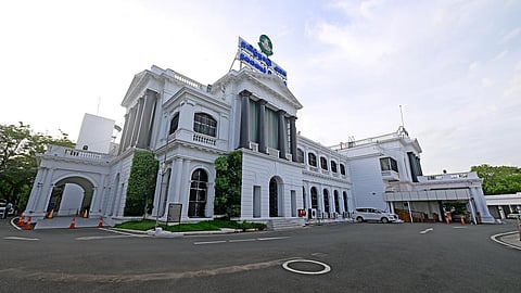 28 மாவட்ட ஊரக உள்ளாட்சிகளுக்கு தனி அலுவலர் நியமனம்: அதிமுக, காங்கிரஸ், பாமக எதிர்ப்பு