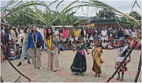 கொடைக்கானலில் பொங்கல் விழா கொண்டாடிய வெளிநாட்டு சுற்றுலா பயணிகள்!
