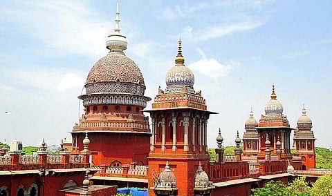 போலீஸ் பக்ருதீனை மதுரைக்கு மாற்ற கோரி வழக்கு: அதிகாரிகள் பரிசீலிக்க உயர் நீதிமன்றம் உத்தரவு