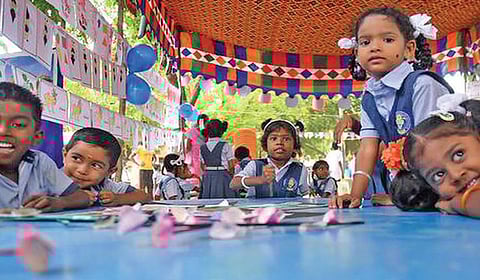 புதுச்சேரி சிபிஎஸ்இ அரசு பள்ளிகளில் 1-ம் வகுப்பு சேர்க்கைக்கான வயது என்ன? - நீடிக்கும் குழப்பம்