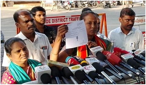 நாம் தமிழர் கட்சி வேட்பாளர் சீதாலட்சுமிக்கு மைக் சின்னம் ஒதுக்கப்பட்டுள்ளது.