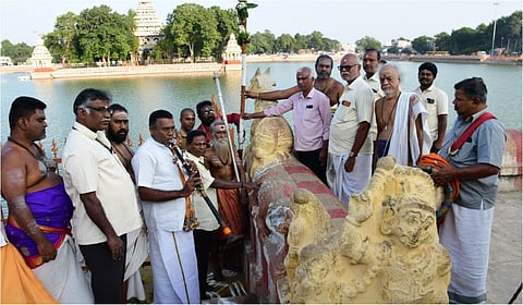 மதுரையில் தெப்பத் திருவிழாவுக்கான முகூர்த்தக்கால் நடும் விழா நடந்தது | படம்: எஸ். கிருஷ்ணமூர்த்தி