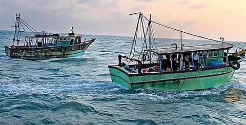 ‘எல்லை தாண்டி செல்ல வேண்டாம்’ - தமிழக மீனவர்களுக்கு மீன்வளத் துறை அறிவுரை