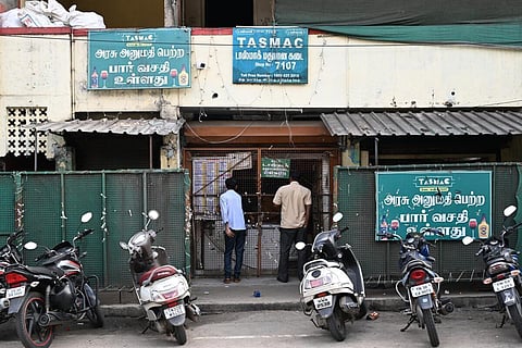 மார்ச் முதல் க்யூ-ஆர் கோடு மூலம் மதுபானங்கள் விற்பனை: நீதிமன்றத்தில் டாஸ்மாக் நிர்வாகம் தகவல்