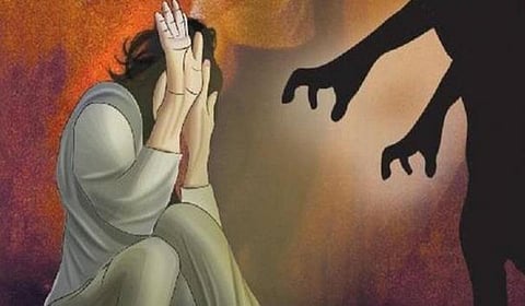 தென்காசியில் பாலியல் புகார்கள்: காவலர் கைது, எஸ்.ஐ சஸ்பெண்ட்