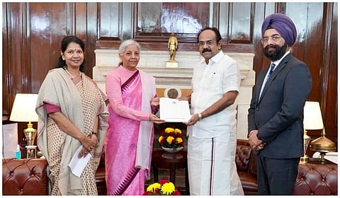 100 நாள் வேலைத் திட்ட நிலுவைத் தொகை விவகாரம்: நிர்மலா சீதாராமனிடம் தங்கம் தென்னரசு மனு