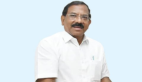 ஆவடி அரசியல் ஒத்து வராது... மீண்டும் விருதுநகருக்கே திரும்பிய மாஃபா பாண்டியராஜன்!