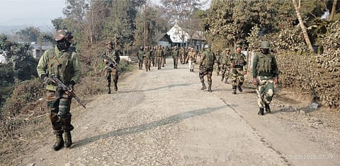 மணிப்பூரில் போதை செடிகளை அழிக்க சென்ற போலீஸார் மீது குகி பழங்குடியினர் தாக்குதல்