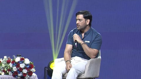 “என் அப்பாவின் ஒழுக்கம் எனக்குள் ஒட்டிக் கொண்டது” - தோனி பகிர்வு