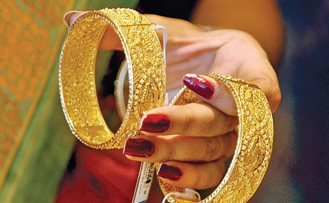 தங்கம் விலை ரூ.62,480 ஆக உயர்வு: நகை வியாபாரிகள் கூறுவது என்ன?