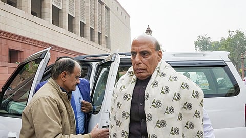 ராகுல் காந்தி பொறுப்பற்ற அரசியல் செய்கிறார்: அமைச்சர் ராஜ்நாத் சிங் விமர்சனம்