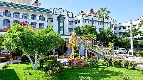 சிலை கடத்தல்: பொன் மாணிக்கவேல் தொடர்ந்த வழக்கில் சிபிஐ பதிலளிக்க உயர் நீதிமன்றம் உத்தரவு