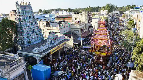 முருக பக்தர்கள் வெள்ளத்தில் பழநி தைப்பூசத் திருவிழா | படம்: நா.தங்கரத்தினம்
