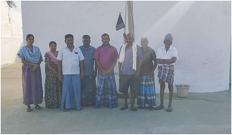 திருப்பூர், கோவை விசைத்தறி கூடங்களில் கருப்புக்கொடி போராட்டம் - கூலி ஒப்பந்த பேச்சில் சுணக்கம்